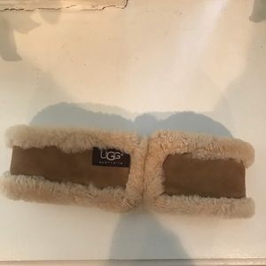 Ugg headband.